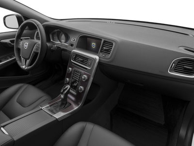 2018 Volvo V60 Cross Country T5
