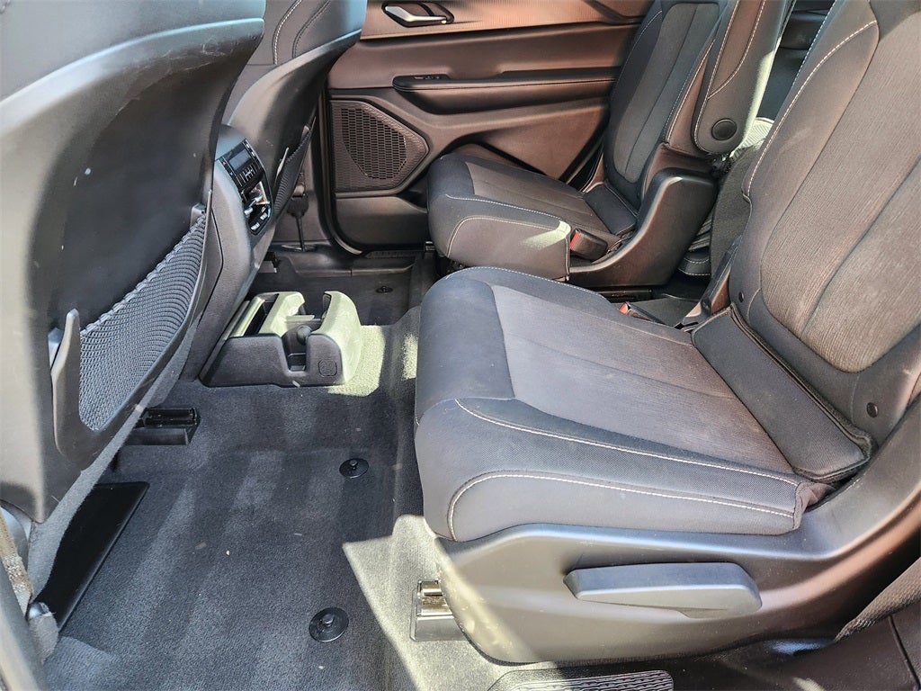 2023 Jeep Grand Cherokee L Laredo 4x4