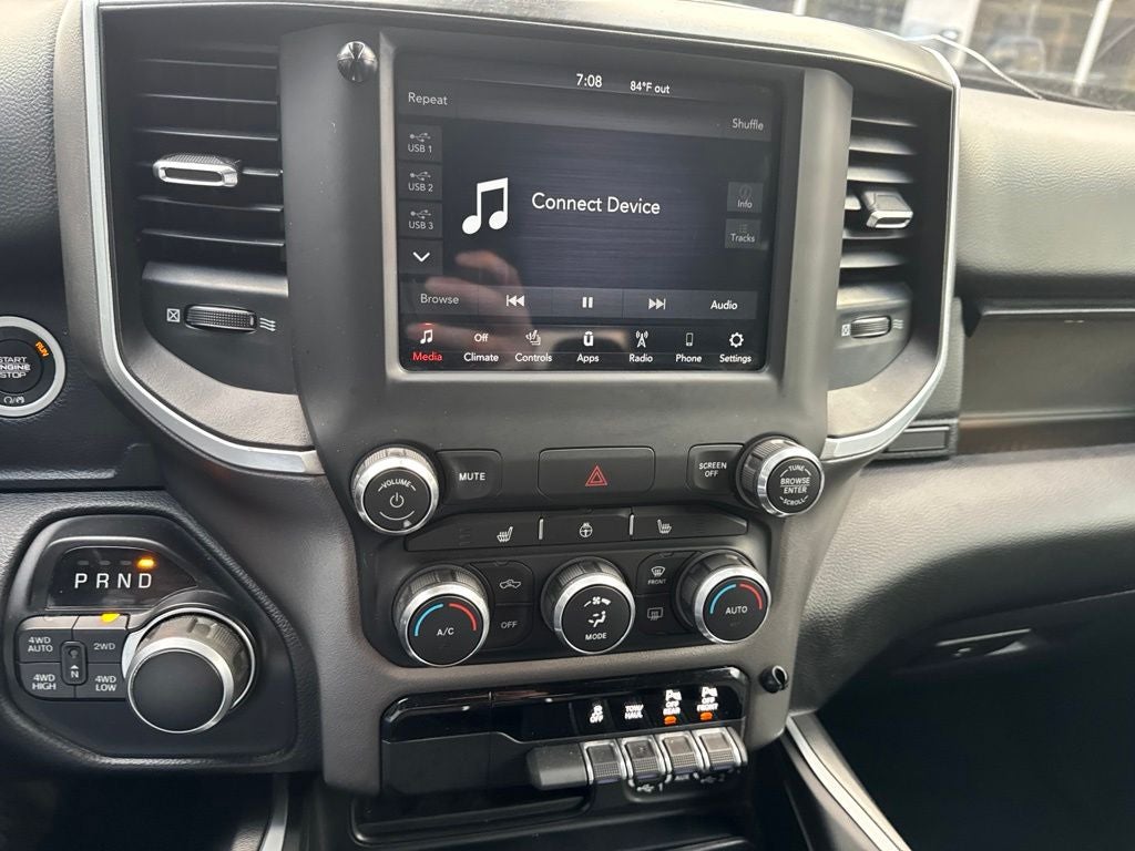 2020 RAM 1500 Big Horn Quad Cab 4x4 6'4' Box