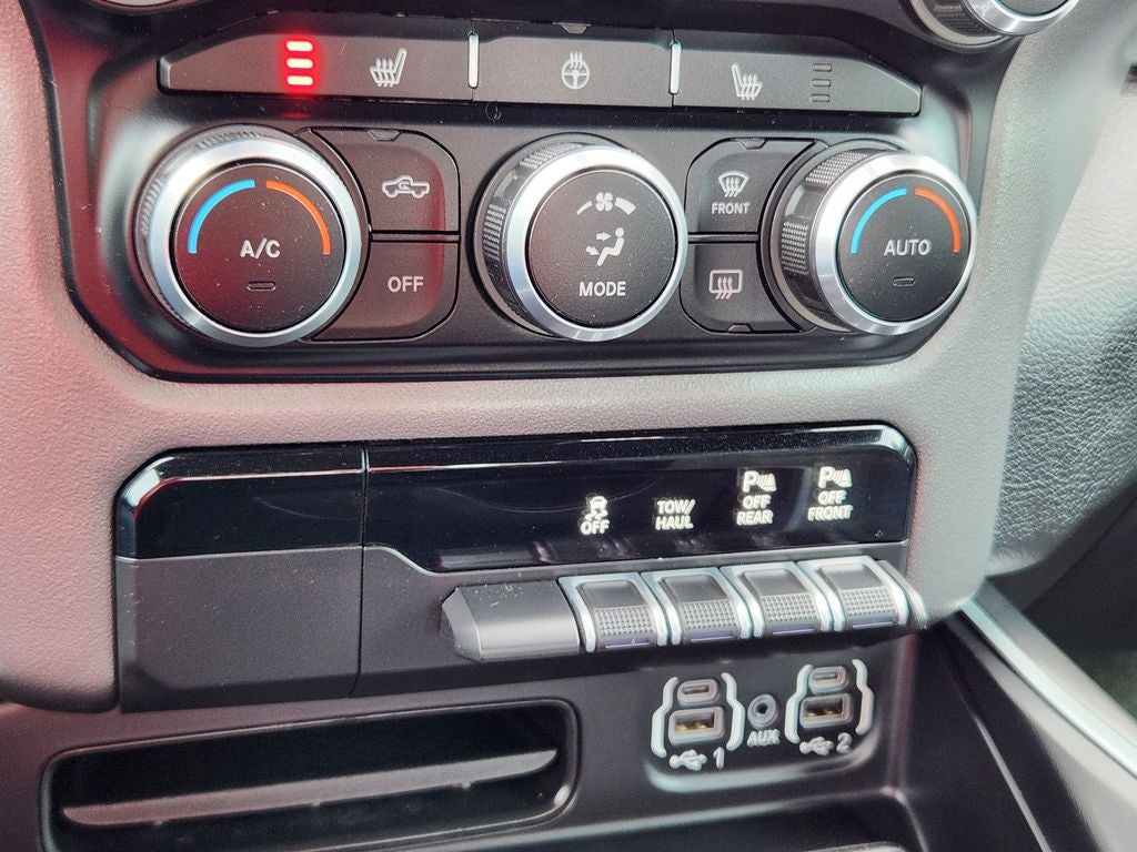 2022 RAM 1500 Big Horn Quad Cab 4x4 6'4' Box