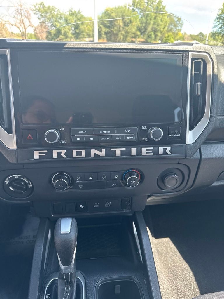 2025 Nissan Frontier SV