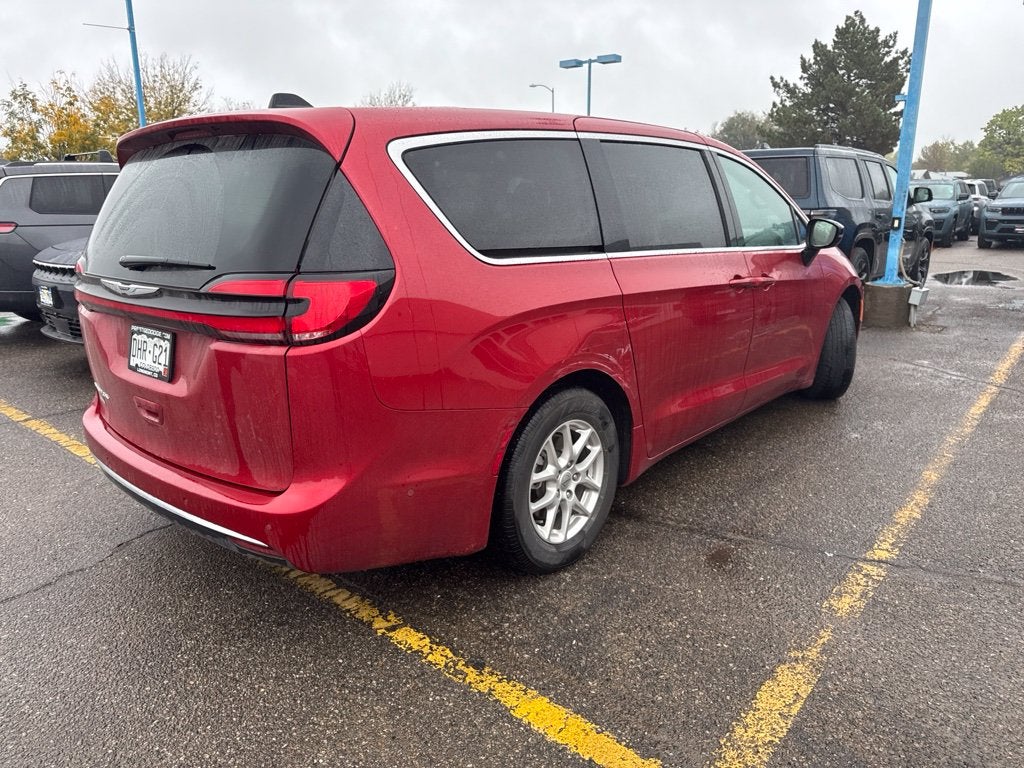 2025 Chrysler Pacifica Select