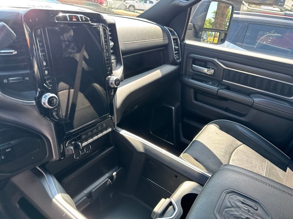 2024 RAM 3500 Laramie Crew Cab 4x4 8' Box