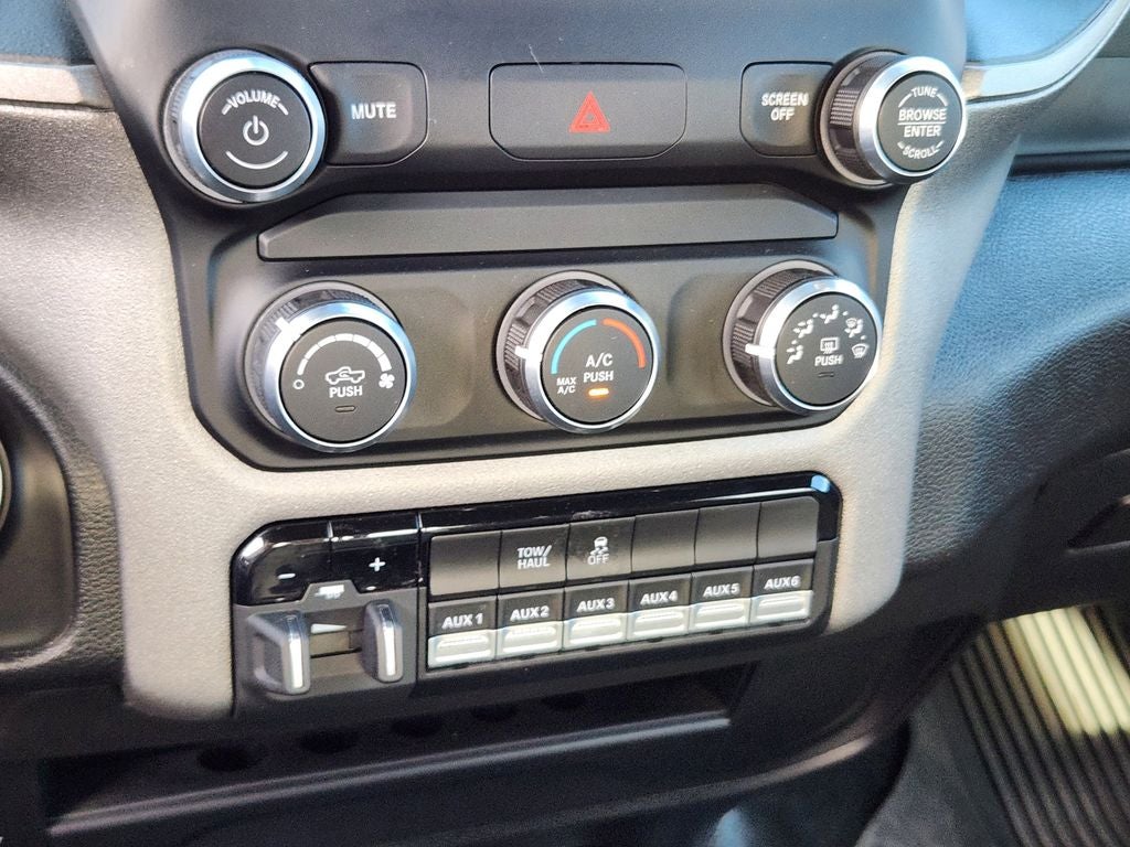 2023 RAM 2500 Tradesman Crew Cab 4x4 8' Box