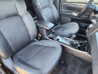 2020 Mitsubishi Outlander Base