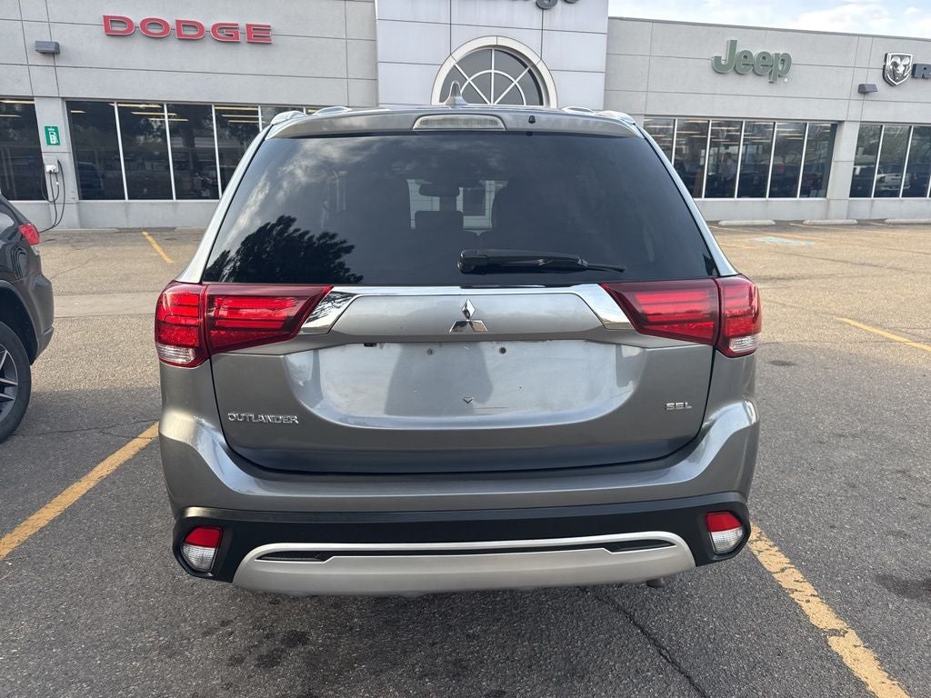 2020 Mitsubishi Outlander Base