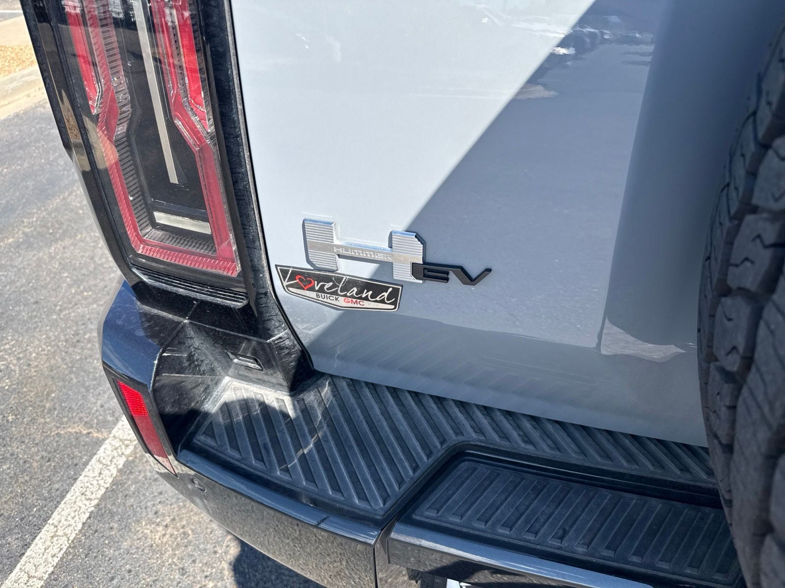 2024 GMC Hummer EV SUV 2X