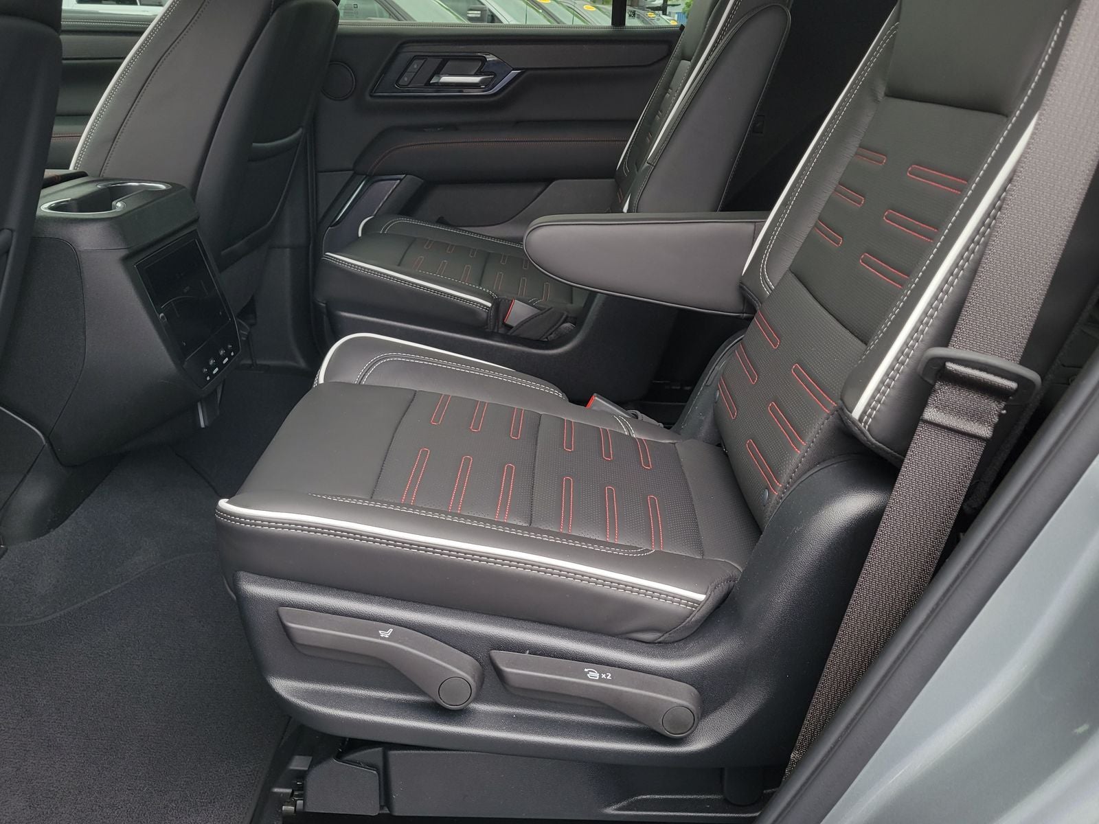 2025 GMC Yukon AT4 Ultimate
