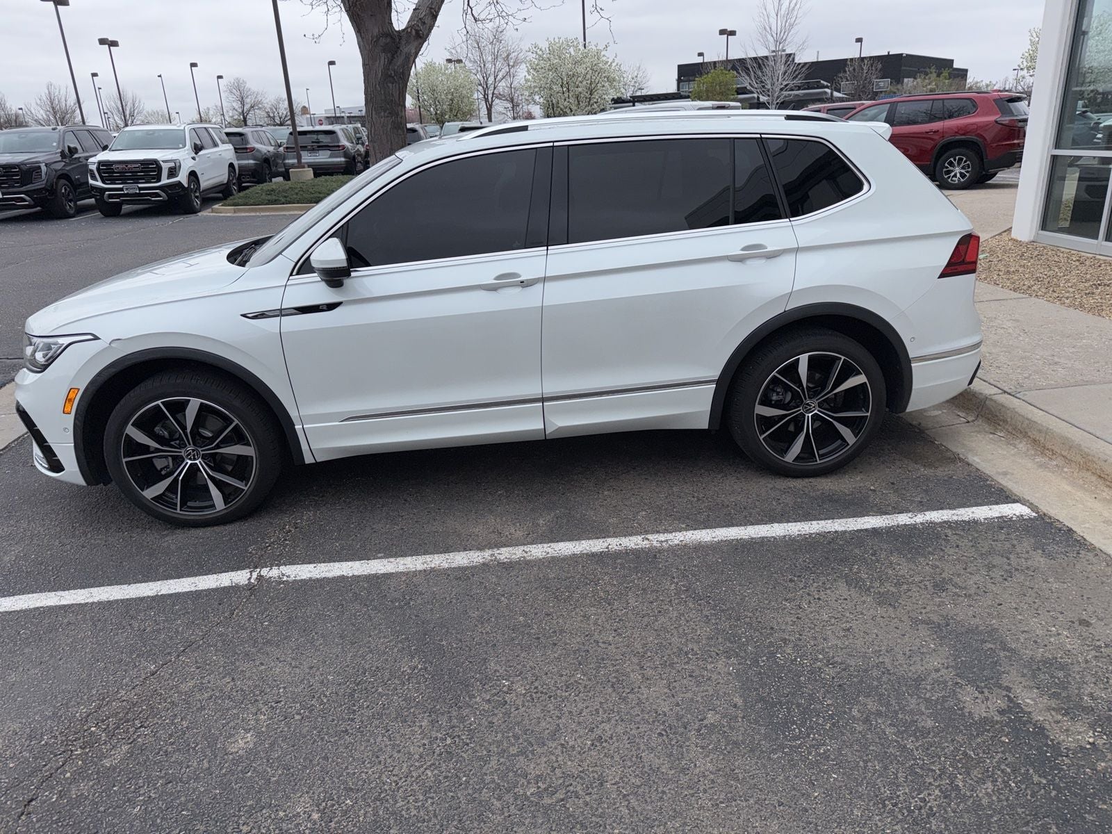 2023 Volkswagen Tiguan 2.0T SEL R-Line