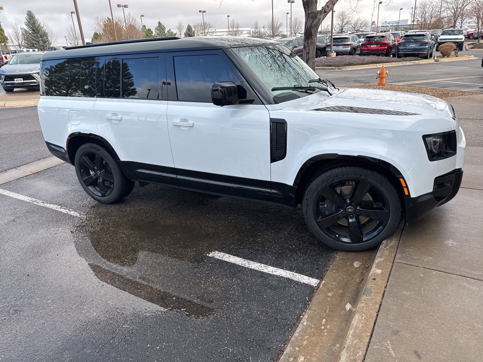 2024 Land Rover Defender 130 X-Dynamic SE