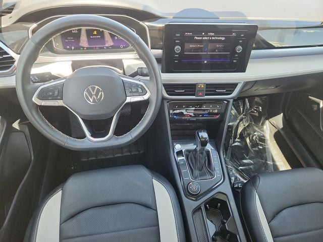 2025 Volkswagen Taos SEL