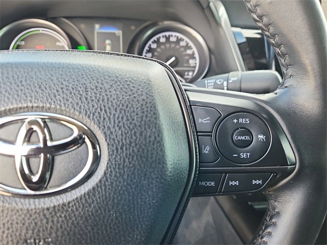 2022 Toyota Camry Hybrid SE