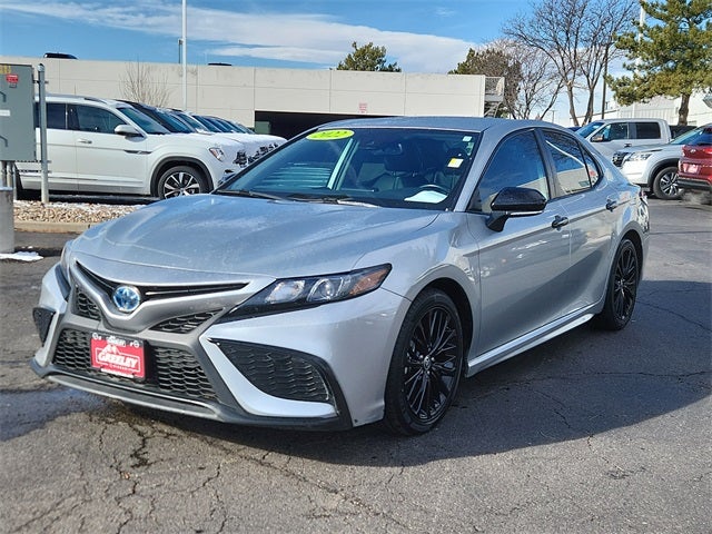 2022 Toyota Camry Hybrid SE