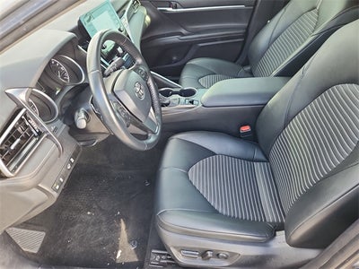 2022 Toyota Camry Hybrid SE