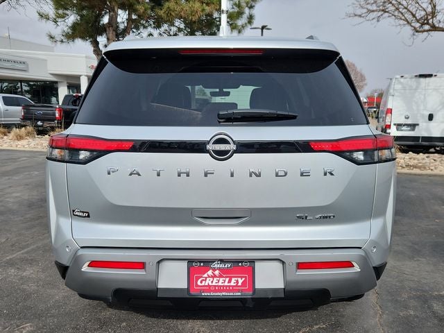 2025 Nissan Pathfinder SL