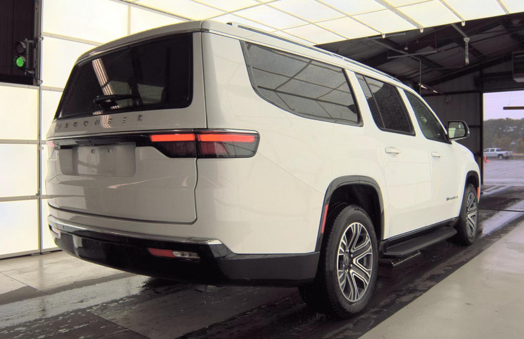 2025 Jeep Wagoneer L Series II 4x4