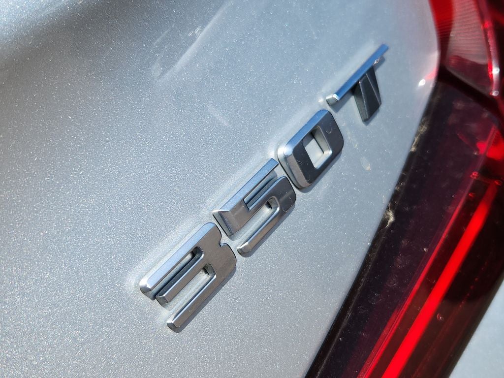 2022 Cadillac XT4 FWD Premium Luxury