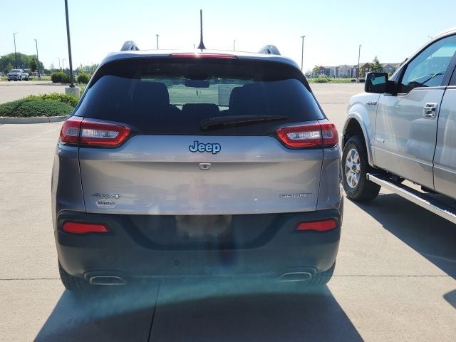 2016 Jeep Cherokee Sport