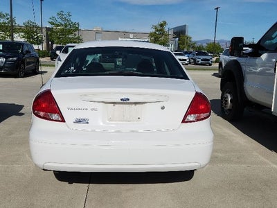 2005 Ford Taurus SE