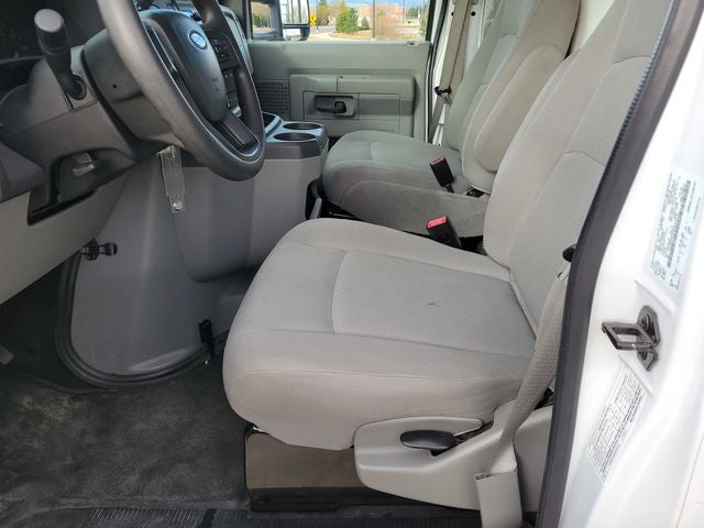 2022 Ford E-450SD Base