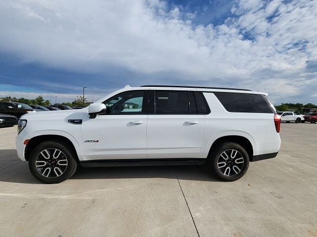 2022 GMC Yukon XL AT4