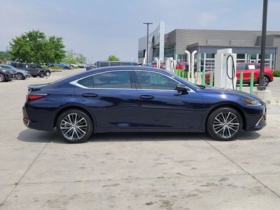 2025 Lexus ES 300h