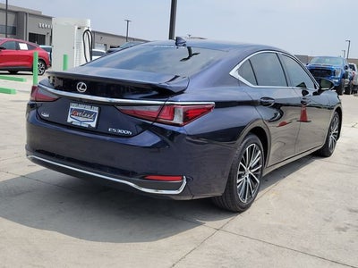 2025 Lexus ES 300h