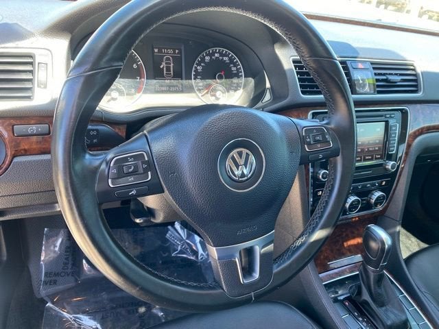 2013 Volkswagen Passat SEL