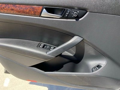 2013 Volkswagen Passat SEL
