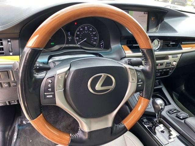 2015 Lexus ES 300h Hybrid