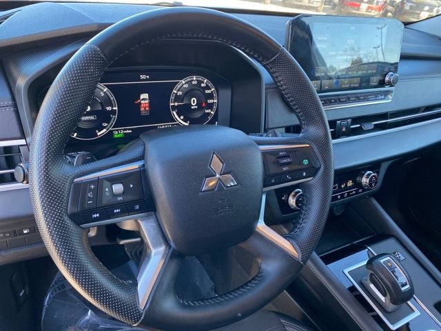 2024 Mitsubishi Outlander PHEV SE