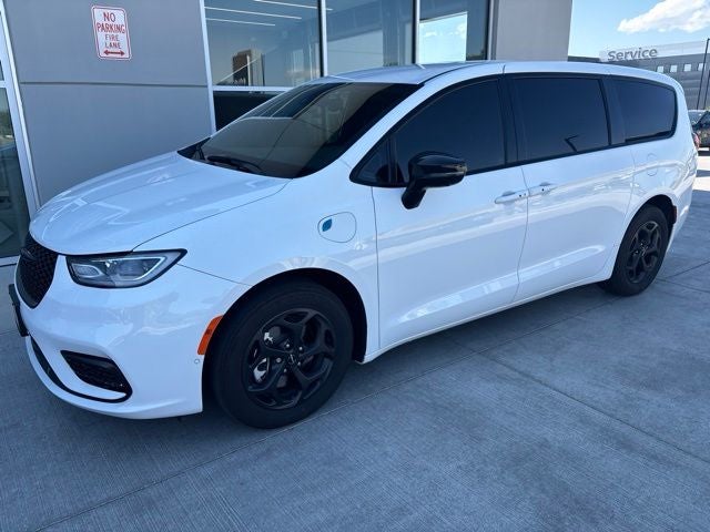 2024 Chrysler Pacifica Hybrid Select S-Appearance PHEV's photo