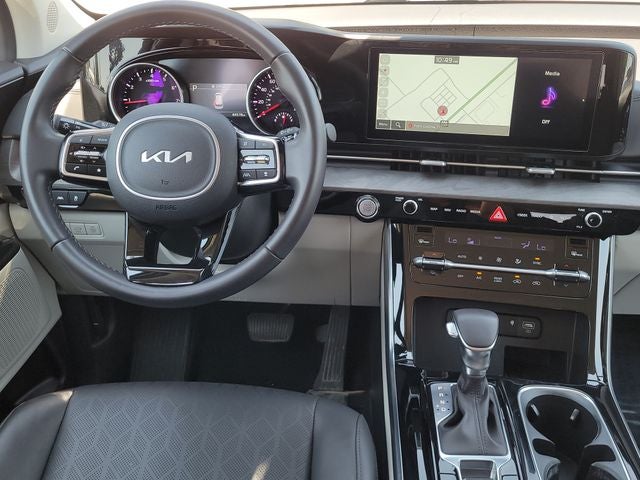 2024 Kia Carnival EX