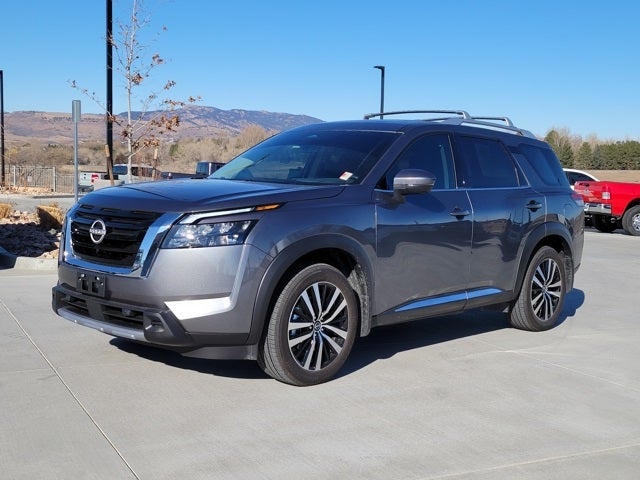 2025 Nissan Pathfinder Platinum