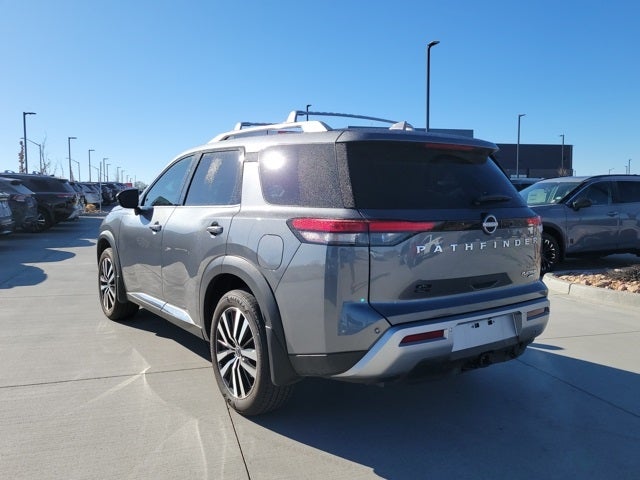 2025 Nissan Pathfinder Platinum