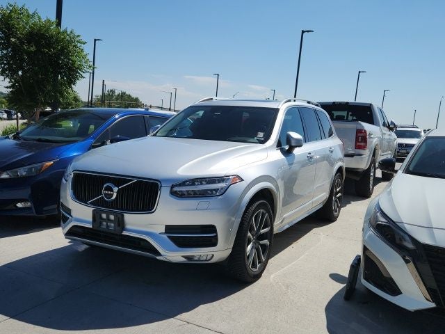2017 Volvo XC90 T6 Momentum